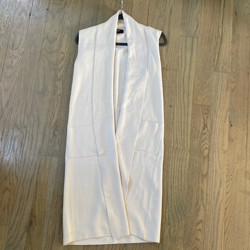 Tahari, cream colored, calf length, sleeveless sweater, size small